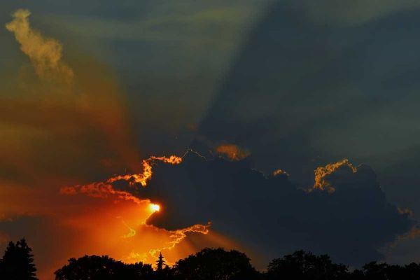 Canada, Winnipeg God rays at sunset